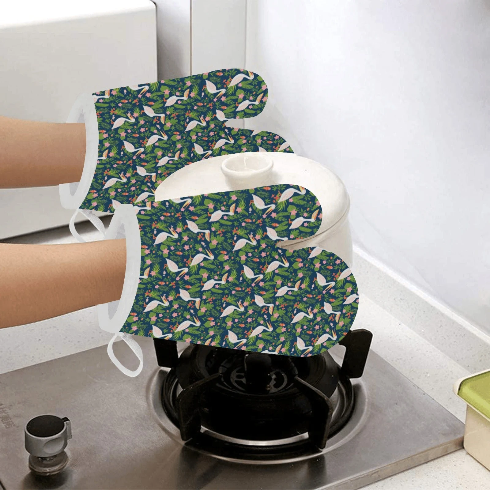 Pelican Pattern Print Design 05 Heat Resistant Oven Mitts & Pot Holders Set Pelican Pattern Print Design 05 Heat Resistant Oven Mitts & Pot Holders Set