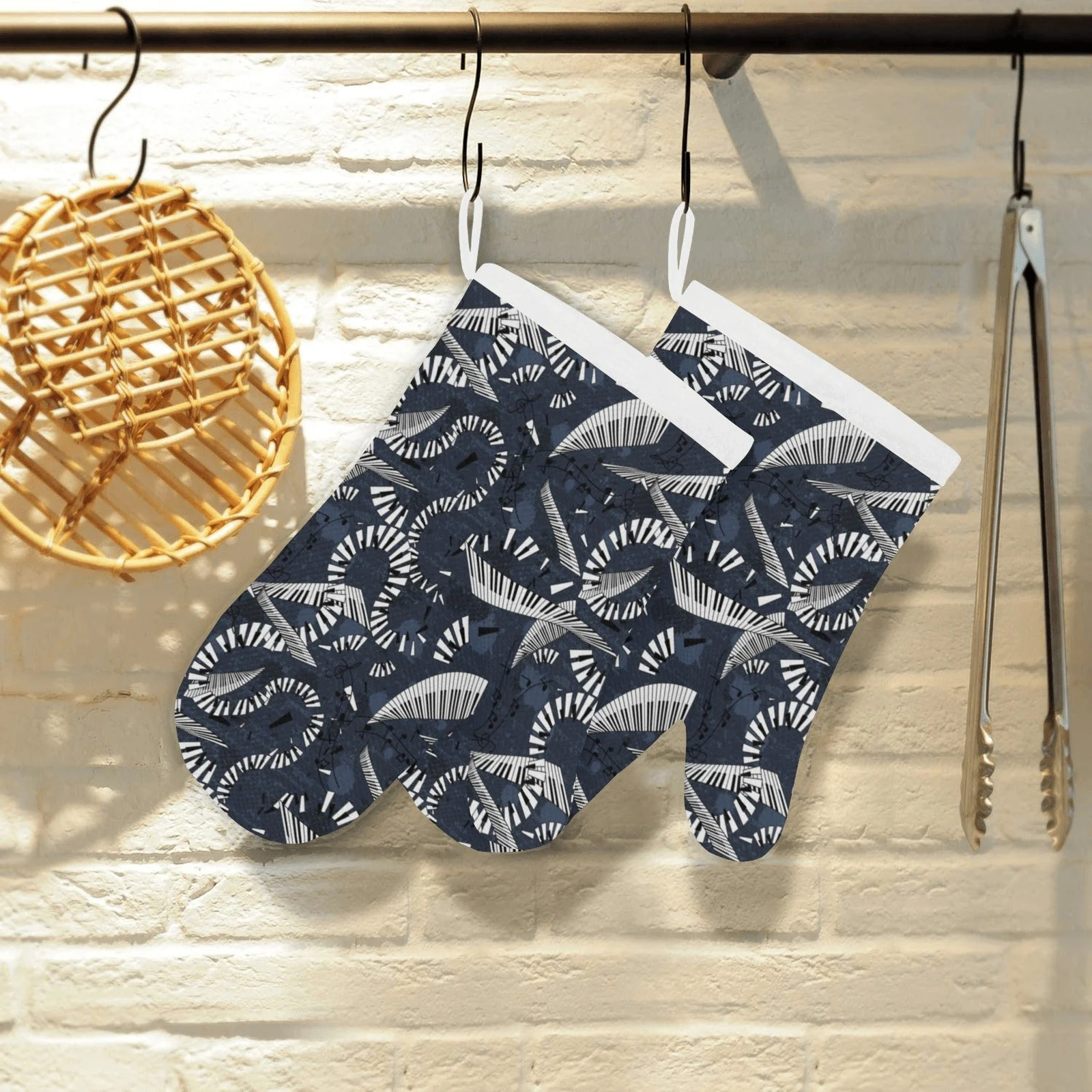 Piano Pattern Print Design 02 Heat Resistant Oven Mitts & Pot Holders Set Piano Pattern Print Design 02 Heat Resistant Oven Mitts & Pot Holders Set