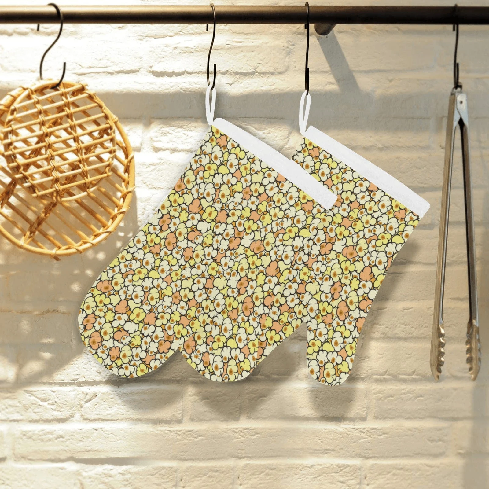 Popcorn Pattern Print Design 03 Heat Resistant Oven Mitts & Pot Holders Set Popcorn Pattern Print Design 03 Heat Resistant Oven Mitts & Pot Holders Set