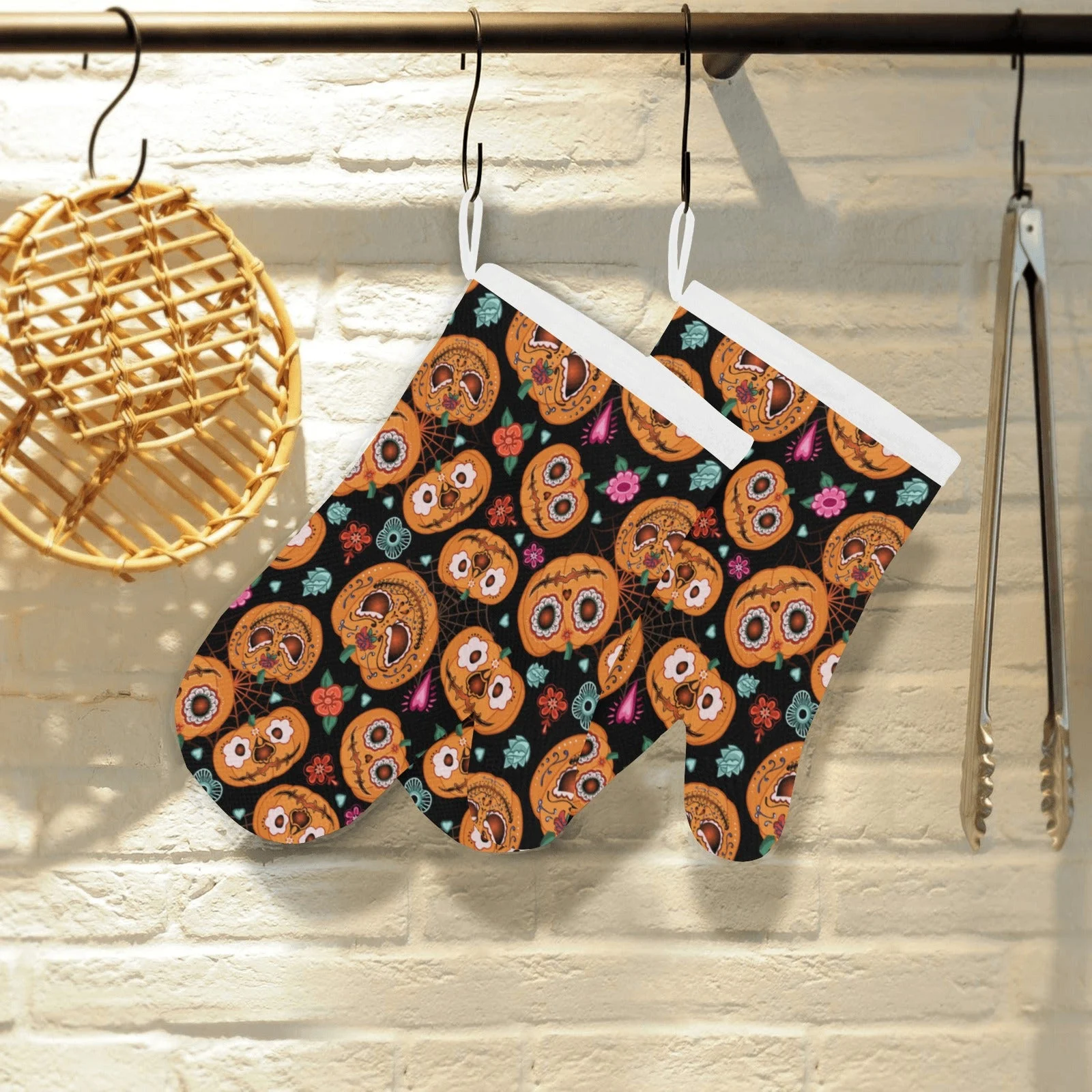 Pumpkin Flowers Spiderweb Halloween Theme Heat Resistant Oven Mitts Pot Holders Set Pumpkin Flowers Spiderweb Halloween Theme Heat Resistant Oven Mitts Pot Holders Set