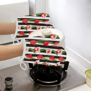Red and White Tulips Pattern Heat Resistant Oven Mitts Pot Holders Set