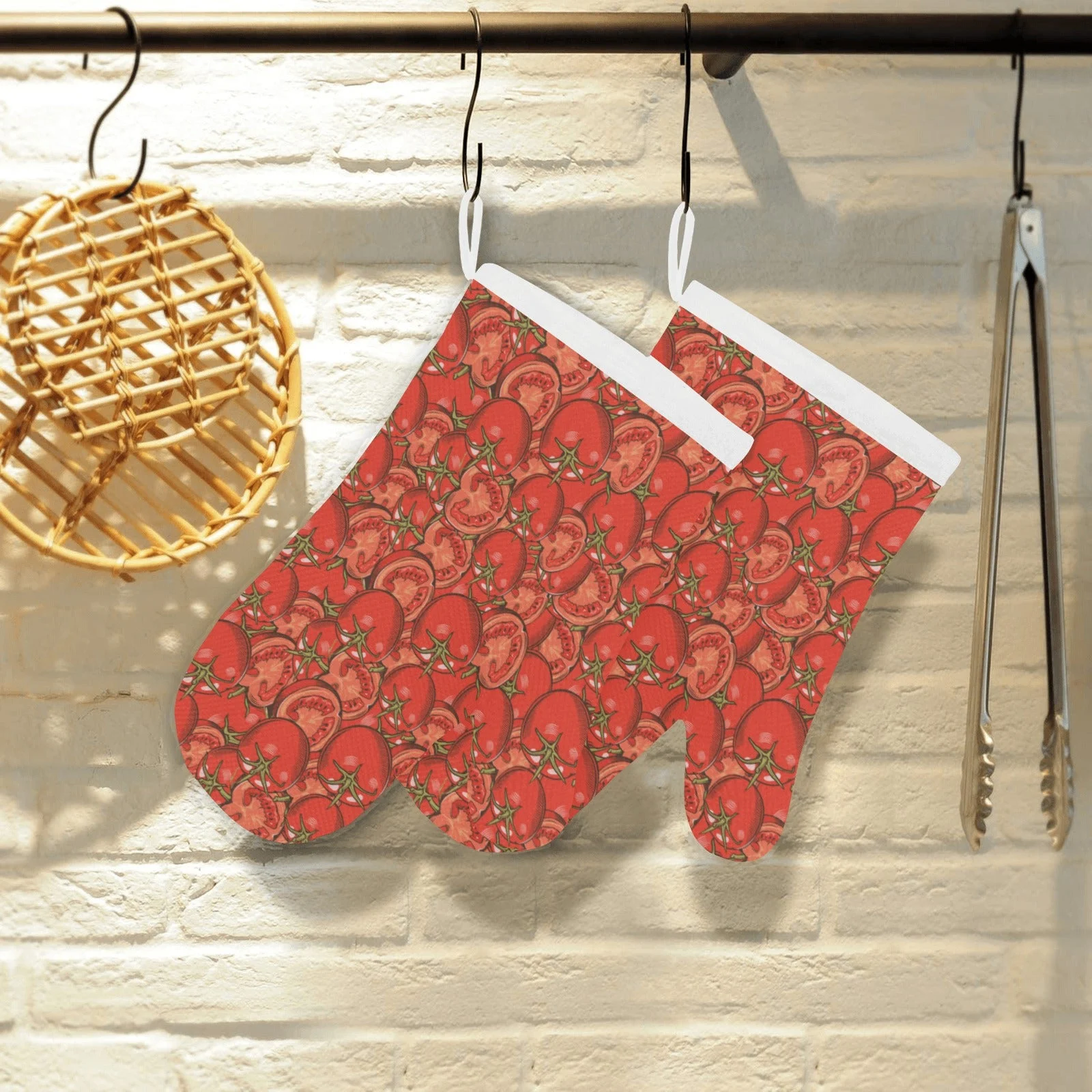 Red Tomato Pattern Heat Resistant Oven Mitts Pot Holders Set Red Tomato Pattern Heat Resistant Oven Mitts Pot Holders Set