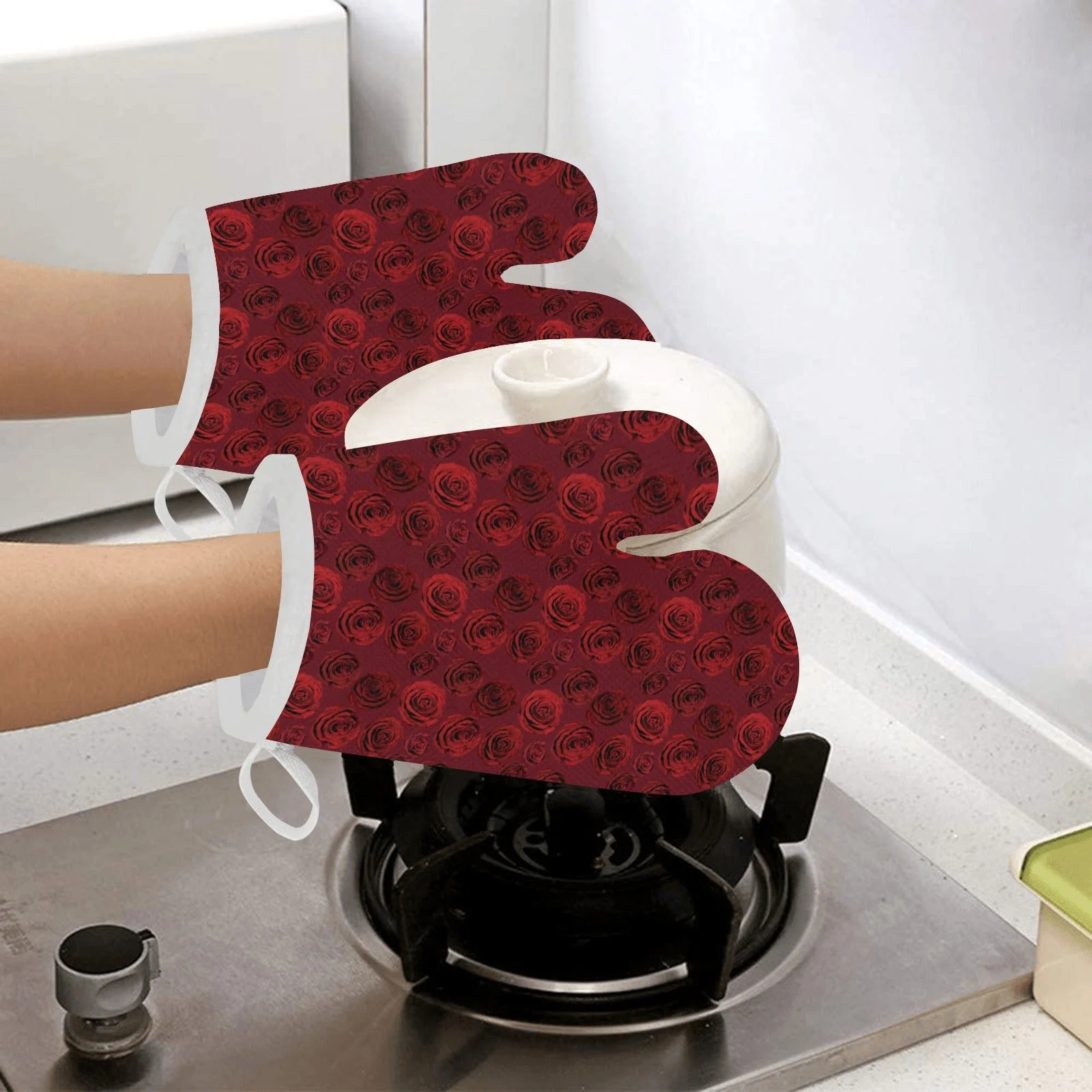 Rose Pattern Print Design 03 Heat Resistant Oven Mitts & Pot Holders Set Rose Pattern Print Design 03 Heat Resistant Oven Mitts & Pot Holders Set