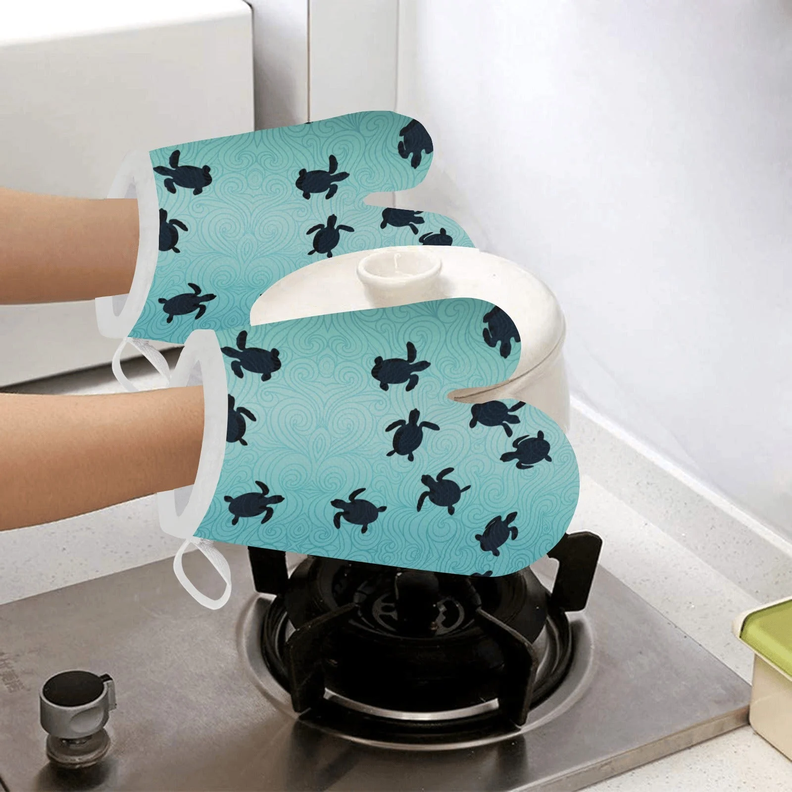 Sea Turtle With Blue Ocean Background Heat Resistant Oven Mitts Pot Holders Set Sea Turtle With Blue Ocean Background Heat Resistant Oven Mitts Pot Holders Set
