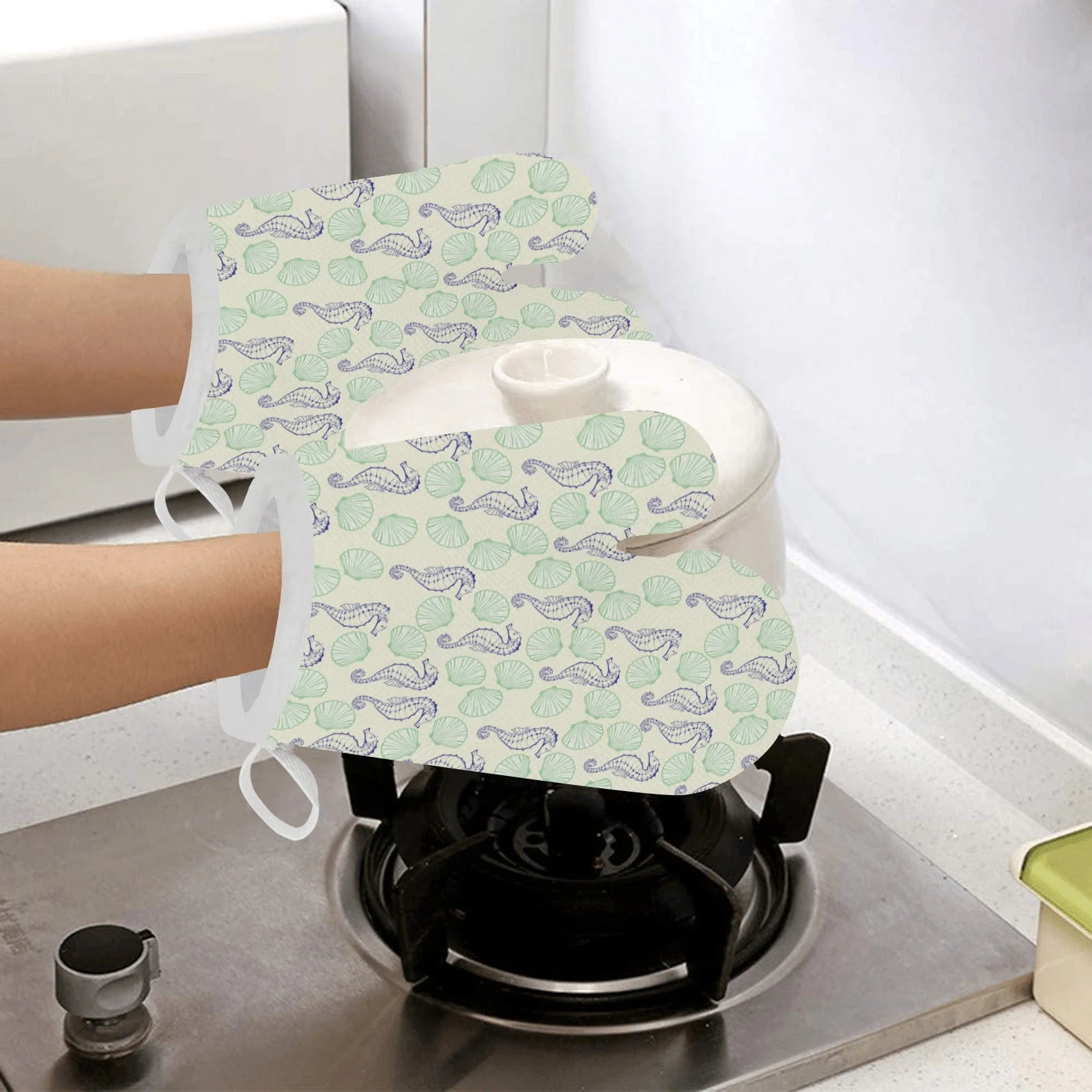 Seahorse Shell Pattern Heat Resistant Oven Mitts Pot Holders Set Seahorse Shell Pattern Heat Resistant Oven Mitts Pot Holders Set