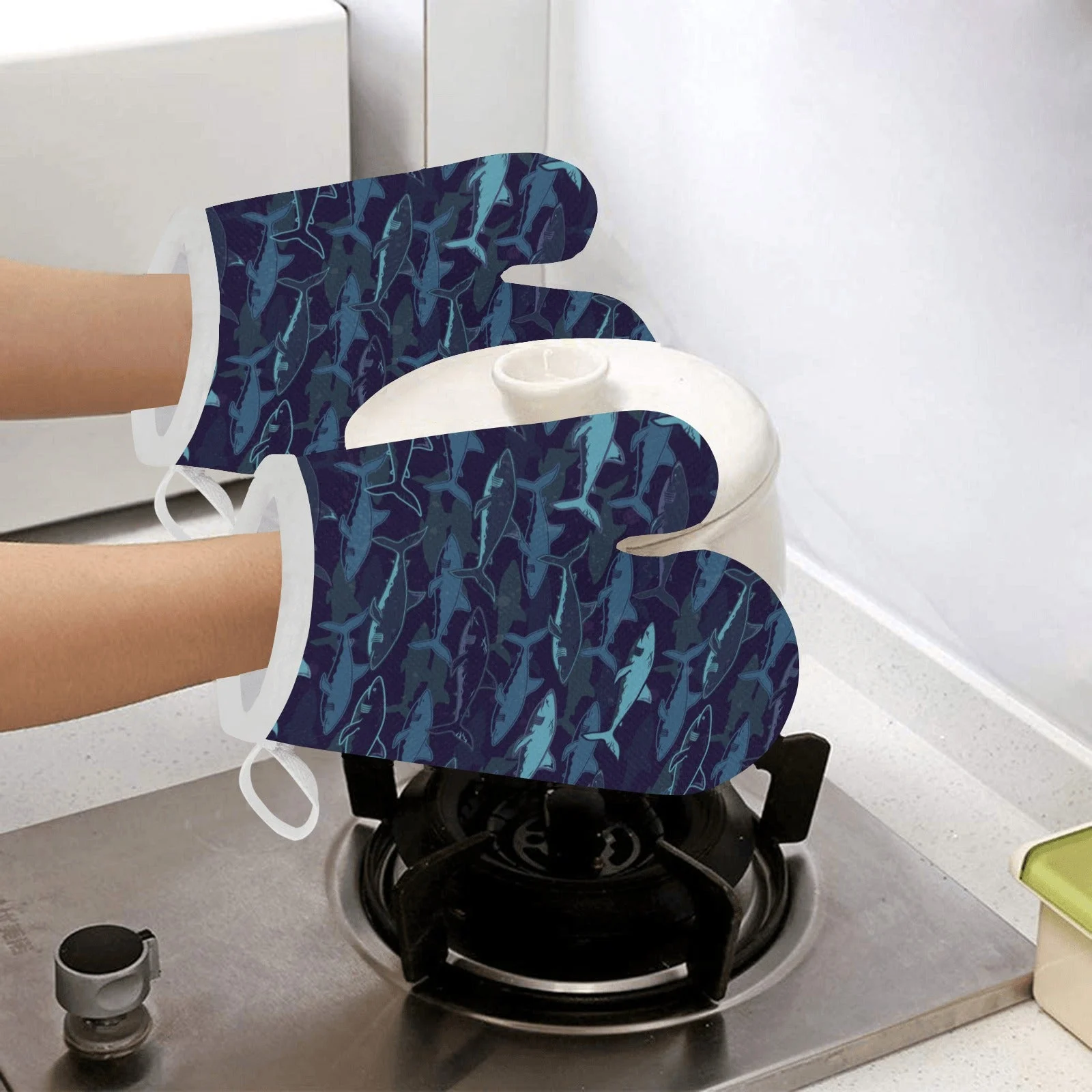 Shark Pattern Heat Resistant Oven Mitts Pot Holders Set Shark Pattern Heat Resistant Oven Mitts Pot Holders Set