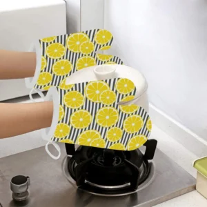 Slice of Lemon Design Pattern Heat Resistant Oven Mitts Pot Holders Set