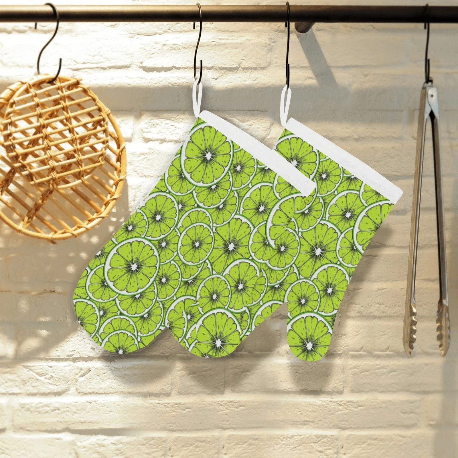 Slices of Lime Design Pattern Heat Resistant Oven Mitts Pot Holders Set Slices of Lime Design Pattern Heat Resistant Oven Mitts Pot Holders Set