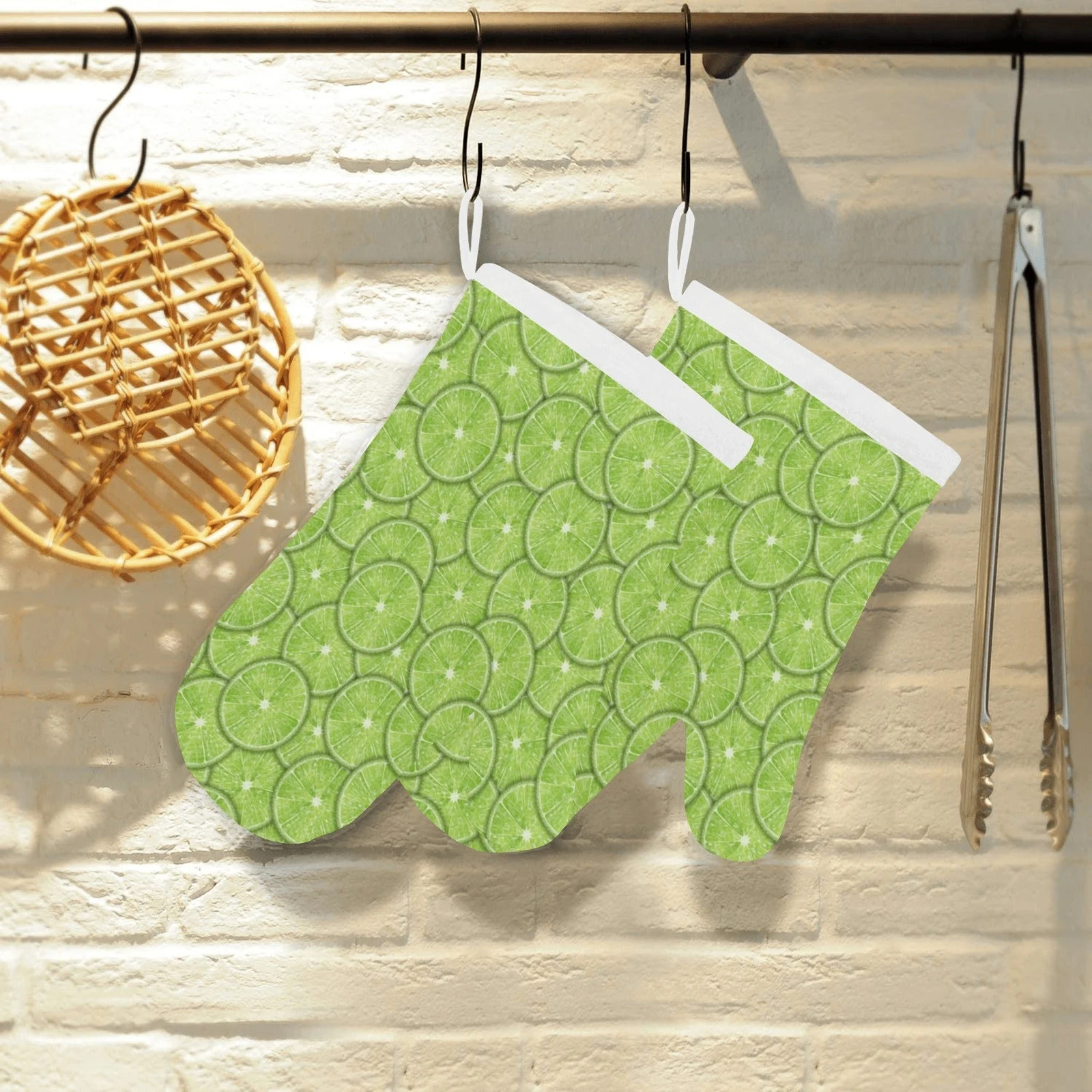 Slices of Lime Pattern Heat Resistant Oven Mitts Pot Holders Set Slices of Lime Pattern Heat Resistant Oven Mitts Pot Holders Set