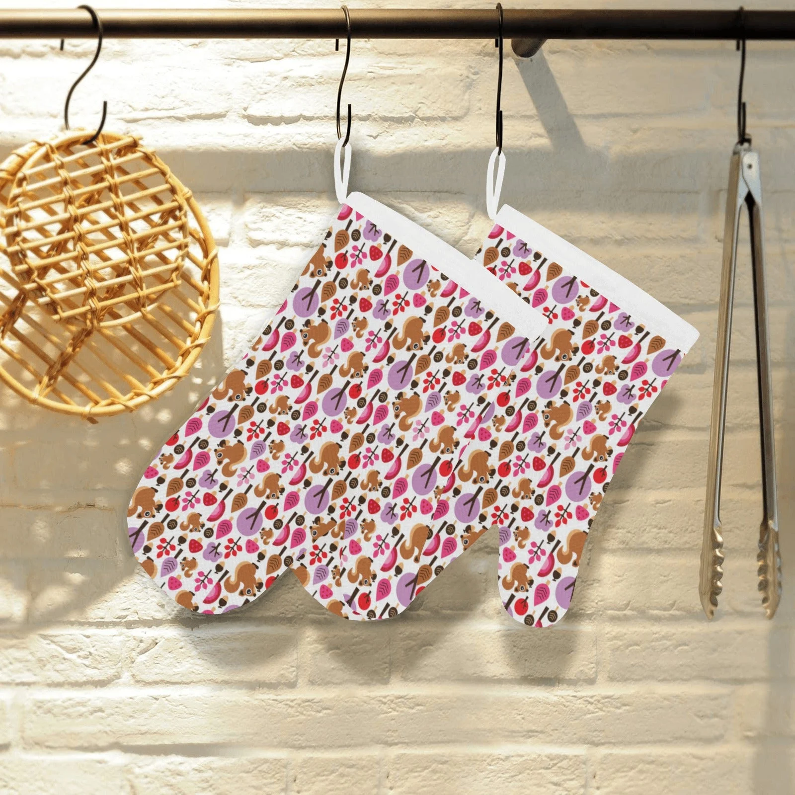 Squirrel Pattern Print Design 02 Heat Resistant Oven Mitts & Pot Holders Set Squirrel Pattern Print Design 02 Heat Resistant Oven Mitts & Pot Holders Set