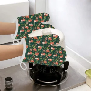 Squirrel Pattern Print Design 03 Heat Resistant Oven Mitts & Pot Holders Set