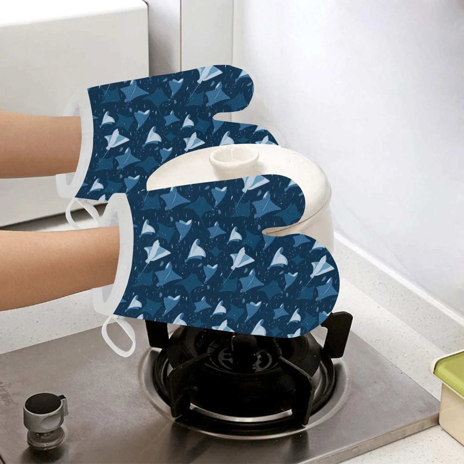 Stingray Pattern Print Design 04 Heat Resistant Oven Mitts & Pot Holders Set Stingray Pattern Print Design 04 Heat Resistant Oven Mitts & Pot Holders Set
