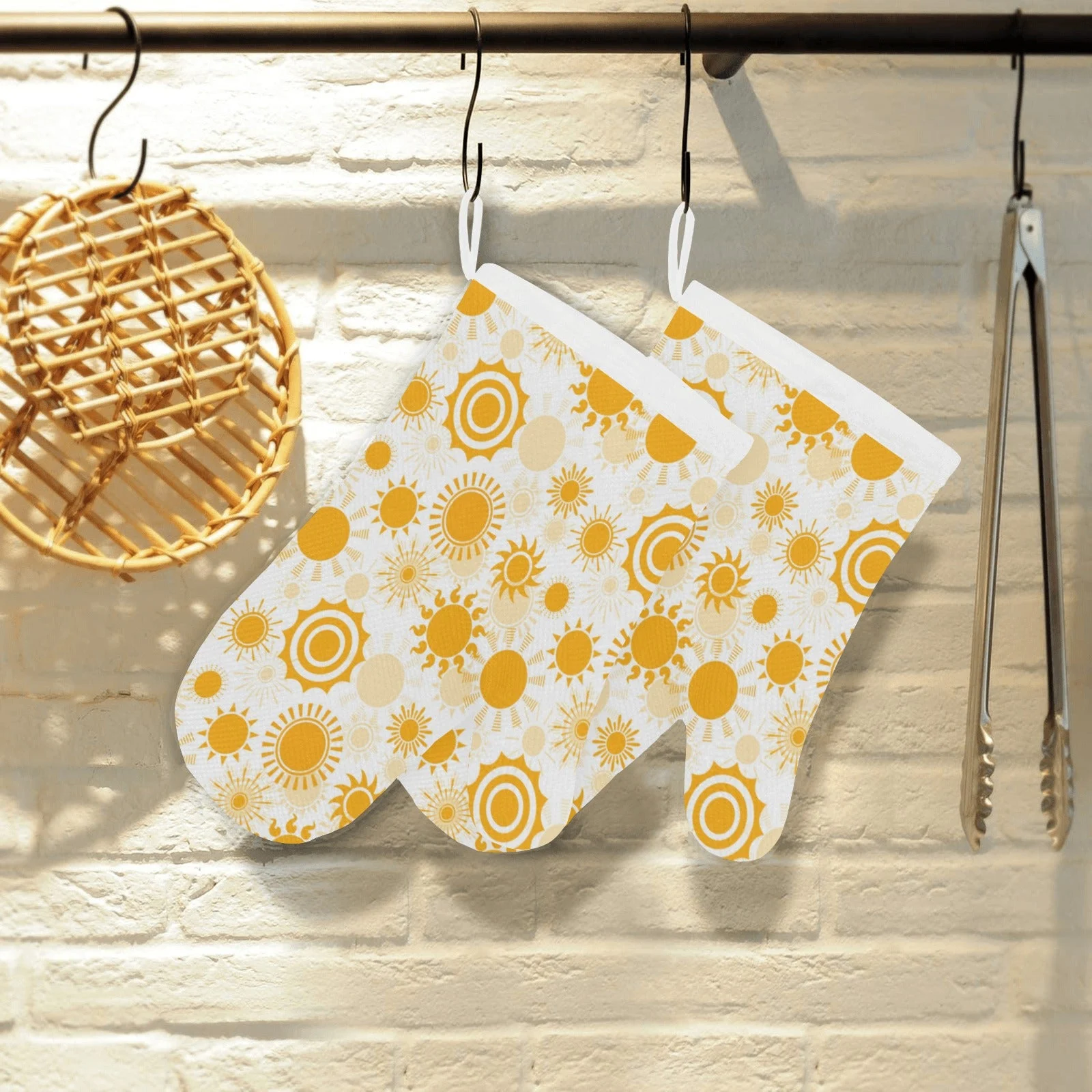 Sun Design Pattern Heat Resistant Oven Mitts Pot Holders Set Sun Design Pattern Heat Resistant Oven Mitts Pot Holders Set