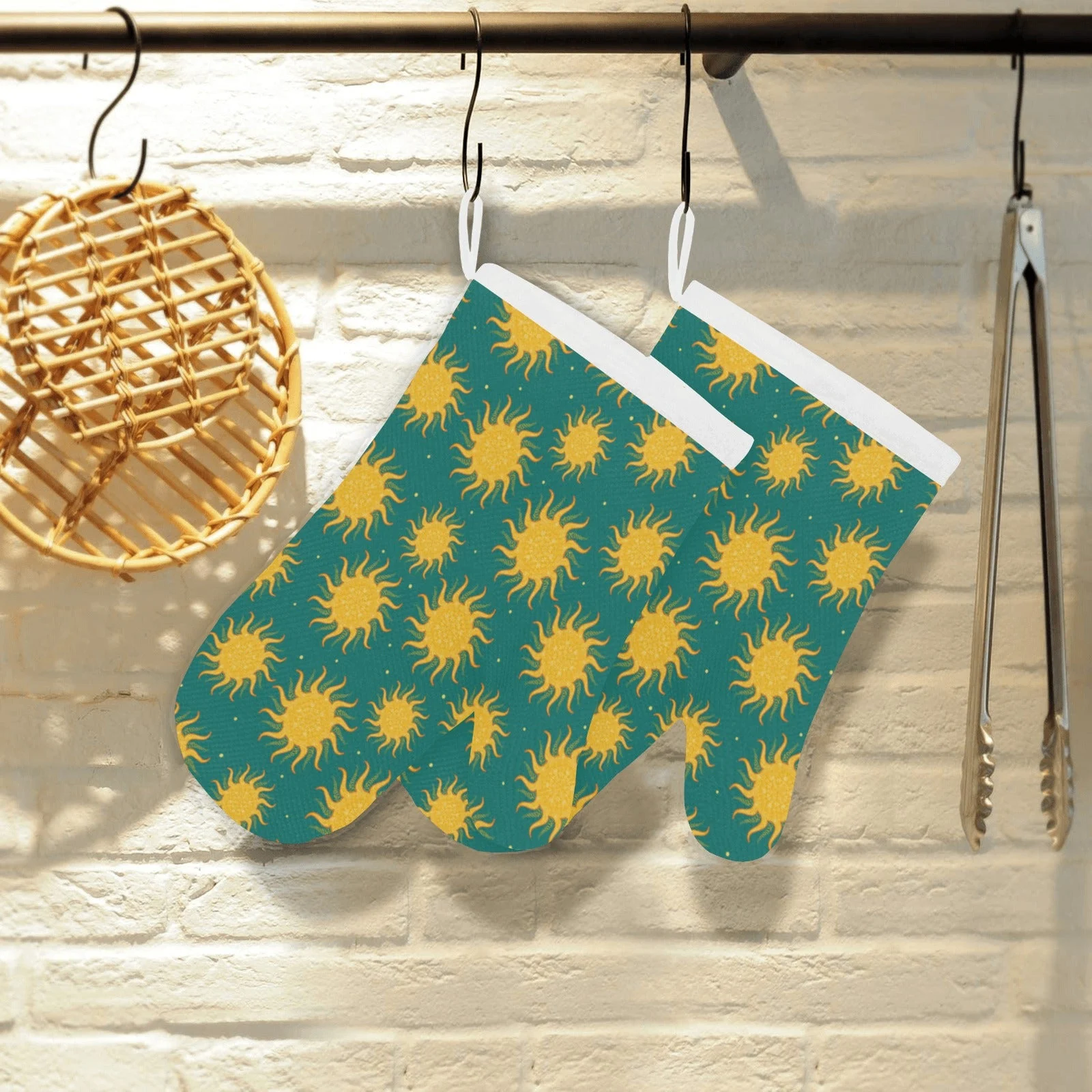 Sun Green Background Heat Resistant Oven Mitts Pot Holders Set Sun Green Background Heat Resistant Oven Mitts Pot Holders Set