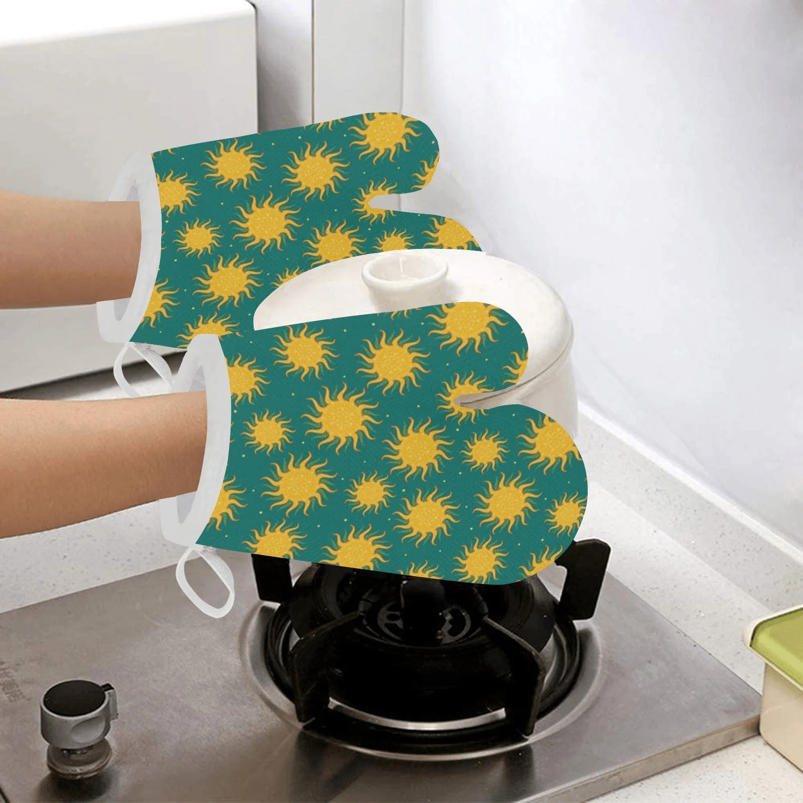 Sun Green Background Heat Resistant Oven Mitts Pot Holders Set Sun Green Background Heat Resistant Oven Mitts Pot Holders Set