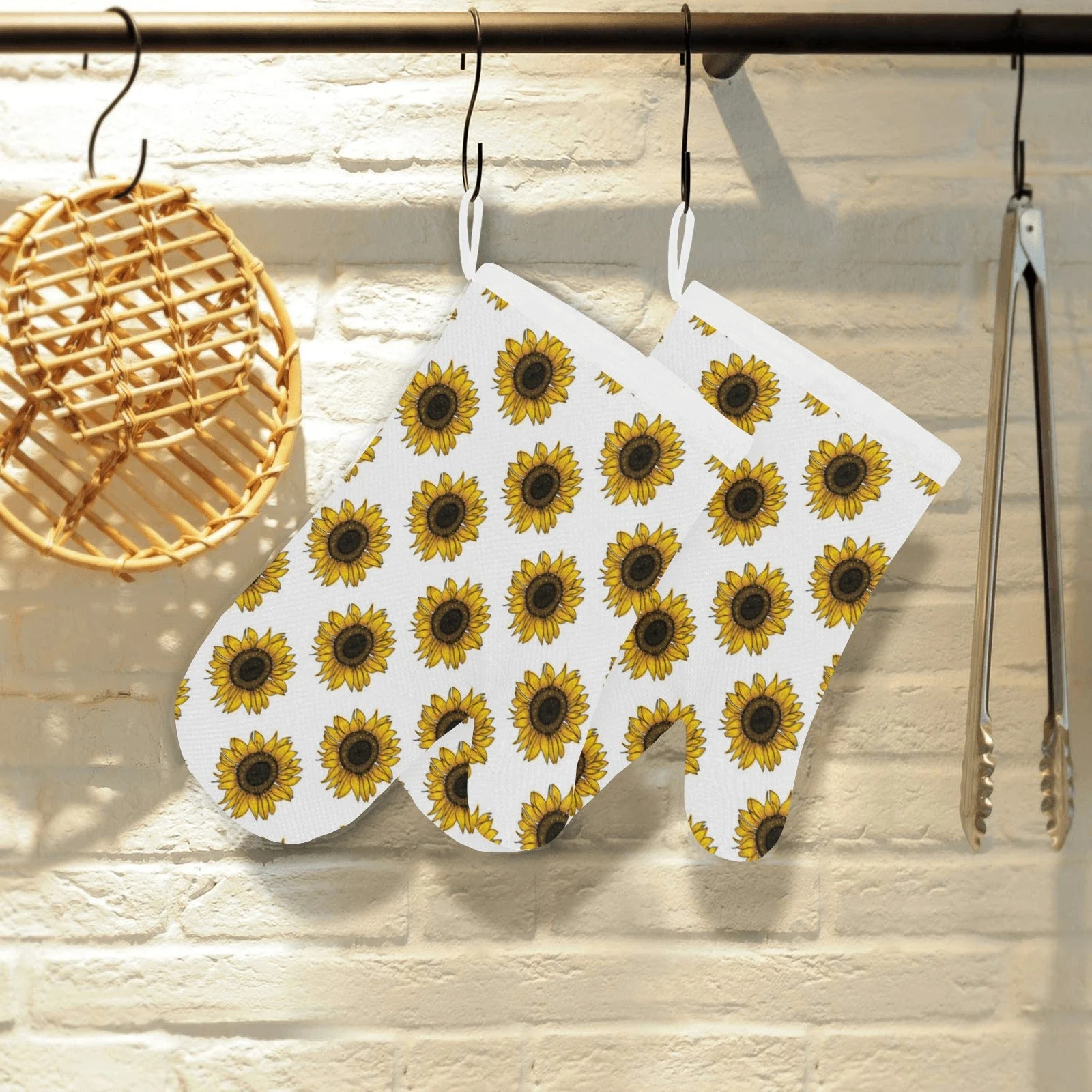 Sunflowers Design Pattern Heat Resistant Oven Mitts Pot Holders Set Sunflowers Design Pattern Heat Resistant Oven Mitts Pot Holders Set