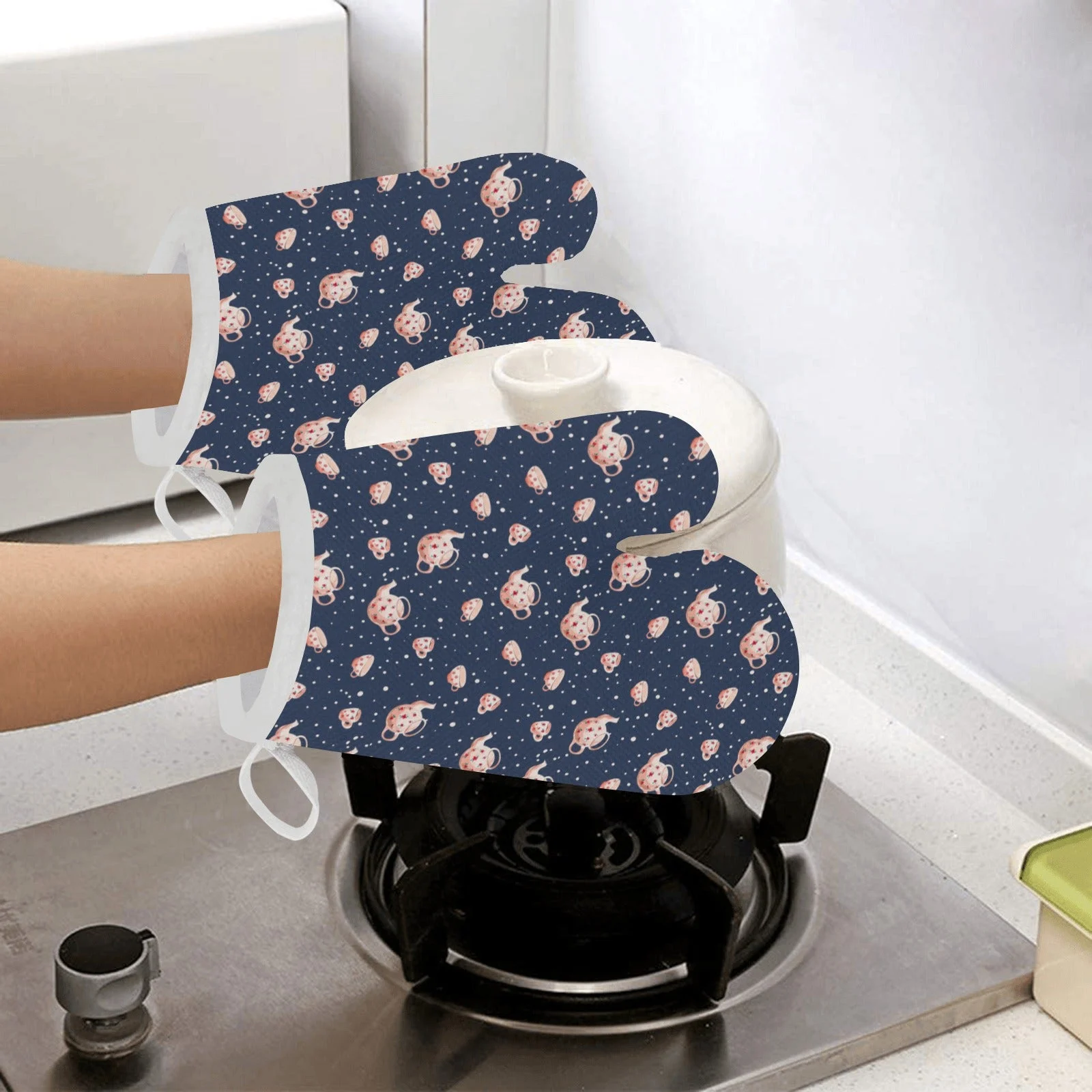 Tea Pots Pattern Print Design 04 Heat Resistant Oven Mitts & Pot Holders Set Tea Pots Pattern Print Design 04 Heat Resistant Oven Mitts & Pot Holders Set