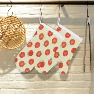 Tomato Dot Background Heat Resistant Oven Mitts Pot Holders Set