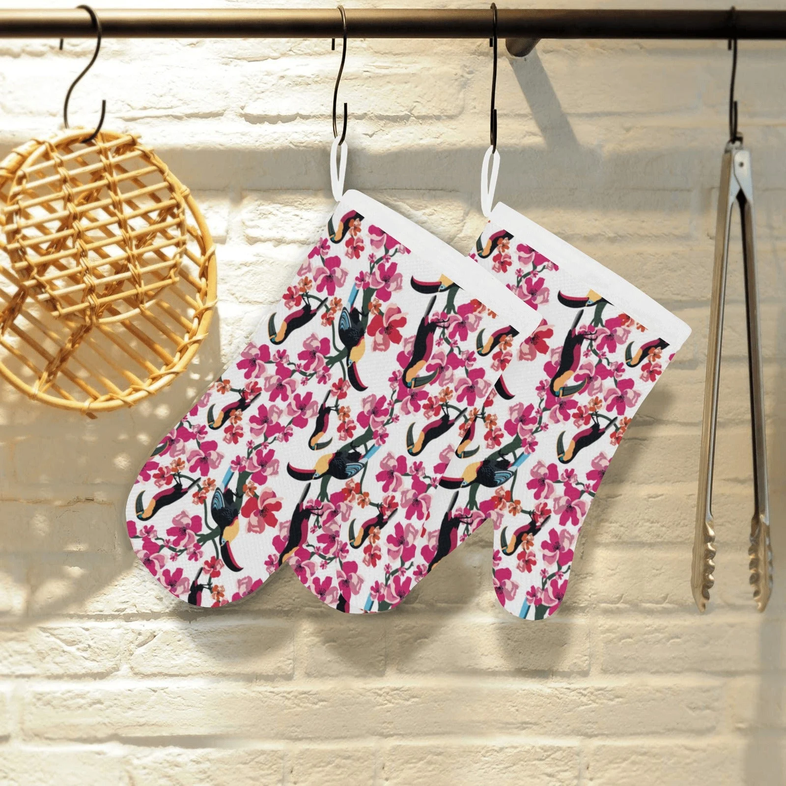Toucan Flower Design Pattern Heat Resistant Oven Mitts Pot Holders Set Toucan Flower Design Pattern Heat Resistant Oven Mitts Pot Holders Set