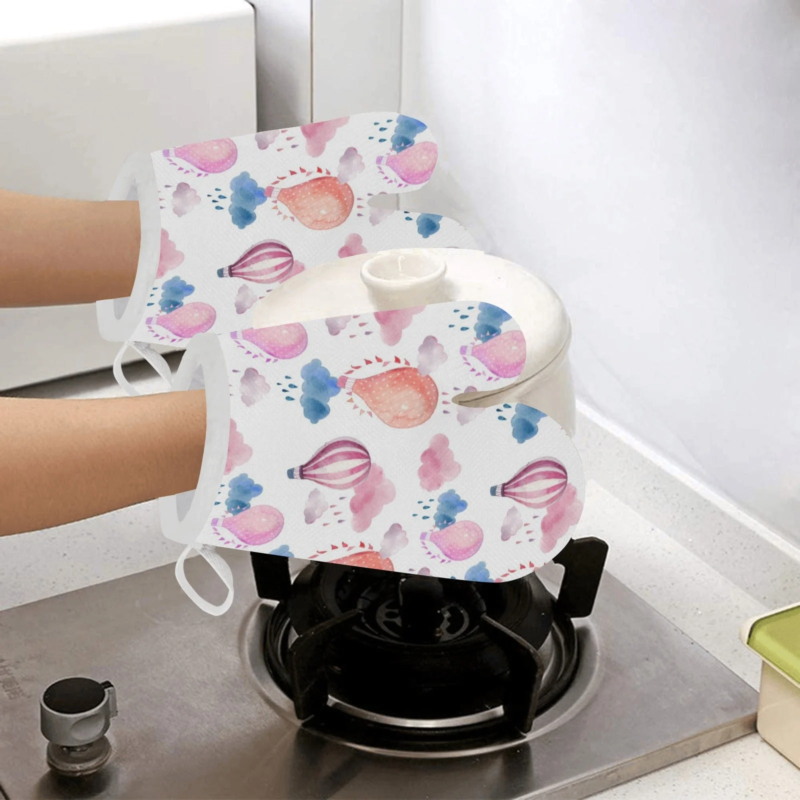 Watercolor Air Balloon Cloud Pattern Heat Resistant Oven Mitts Pot Holders Set Watercolor Air Balloon Cloud Pattern Heat Resistant Oven Mitts Pot Holders Set