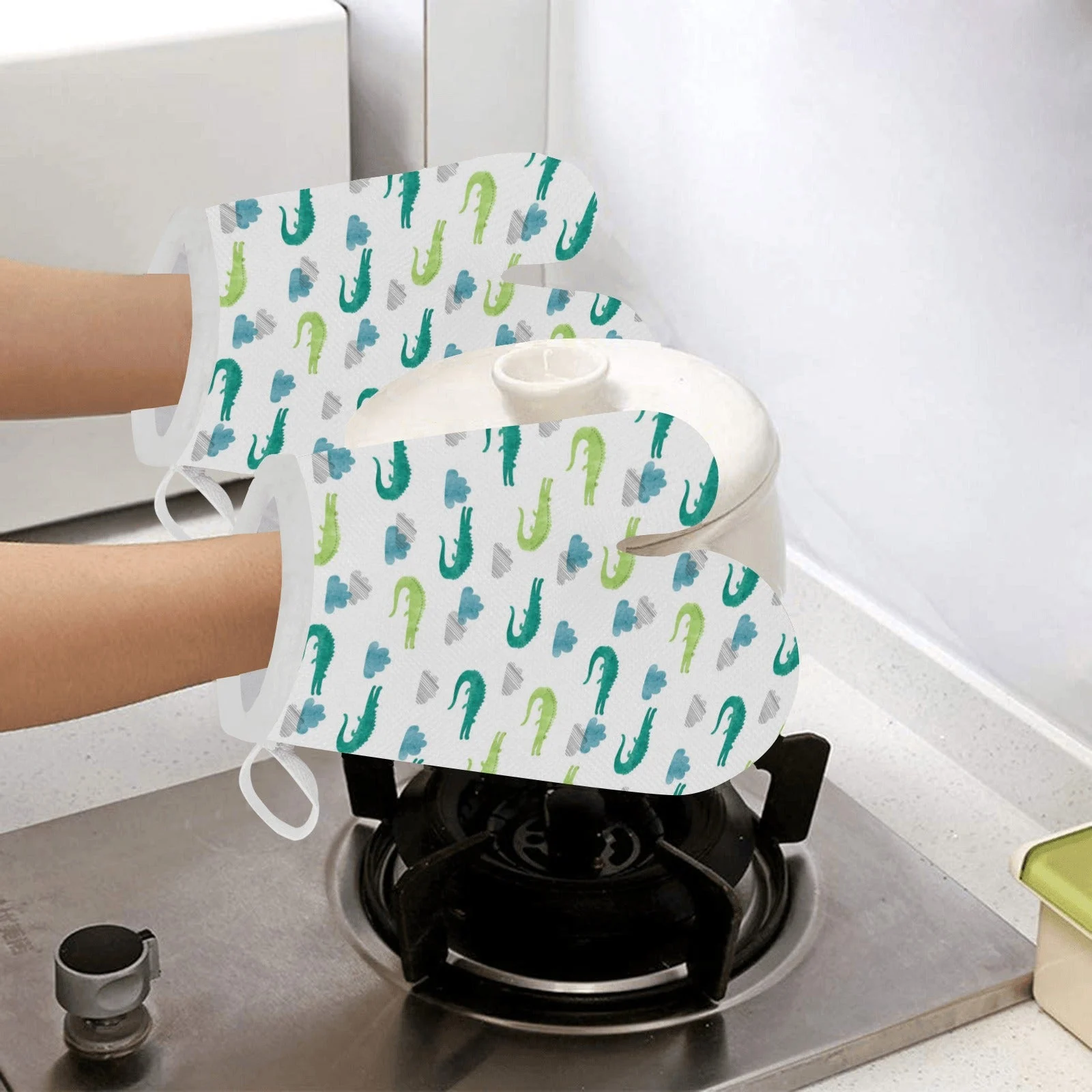 Watercolor Crocodile Pattern Heat Resistant Oven Mitts Pot Holders Set Watercolor Crocodile Pattern Heat Resistant Oven Mitts Pot Holders Set