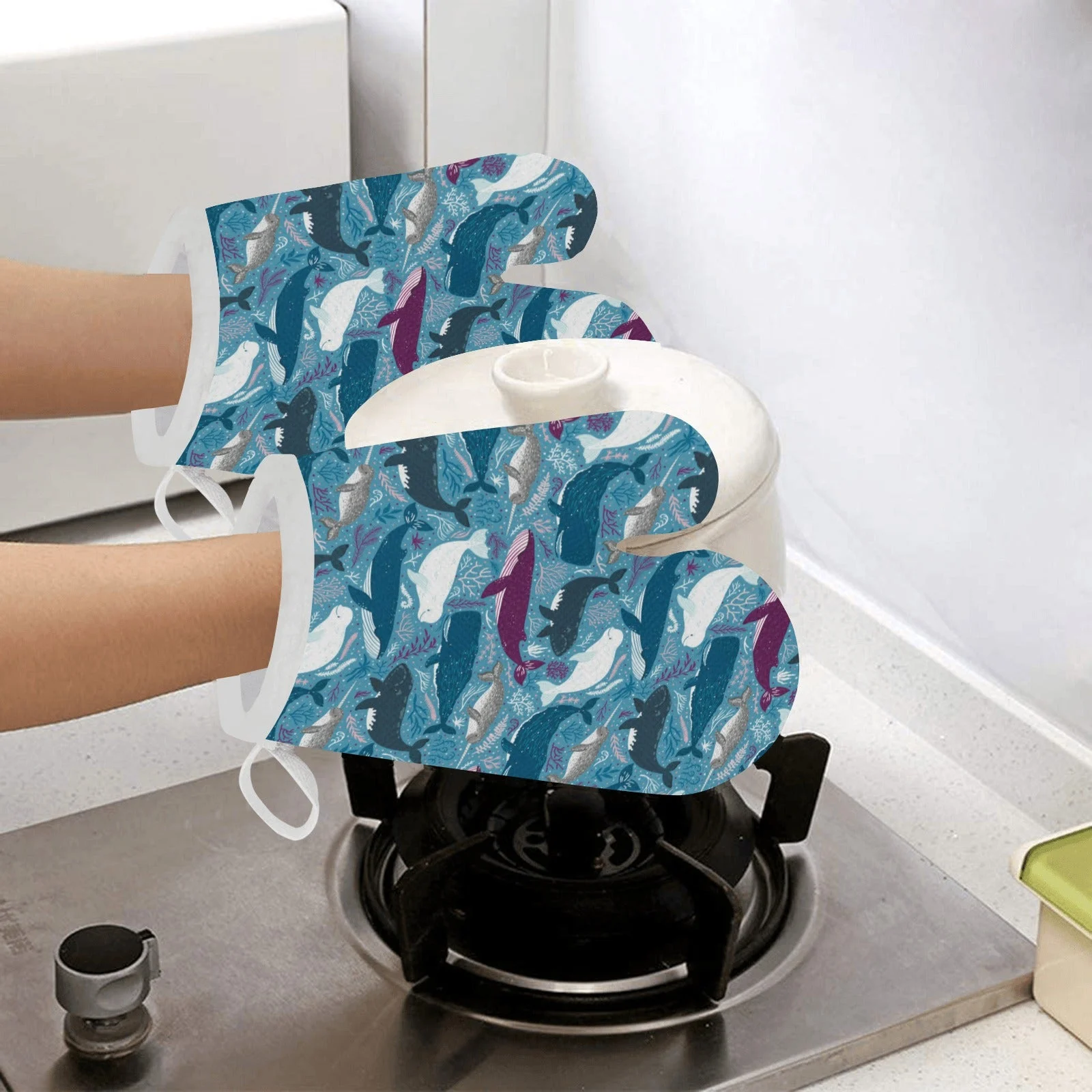 Whale Design Pattern Heat Resistant Oven Mitts Pot Holders Set Whale Design Pattern Heat Resistant Oven Mitts Pot Holders Set
