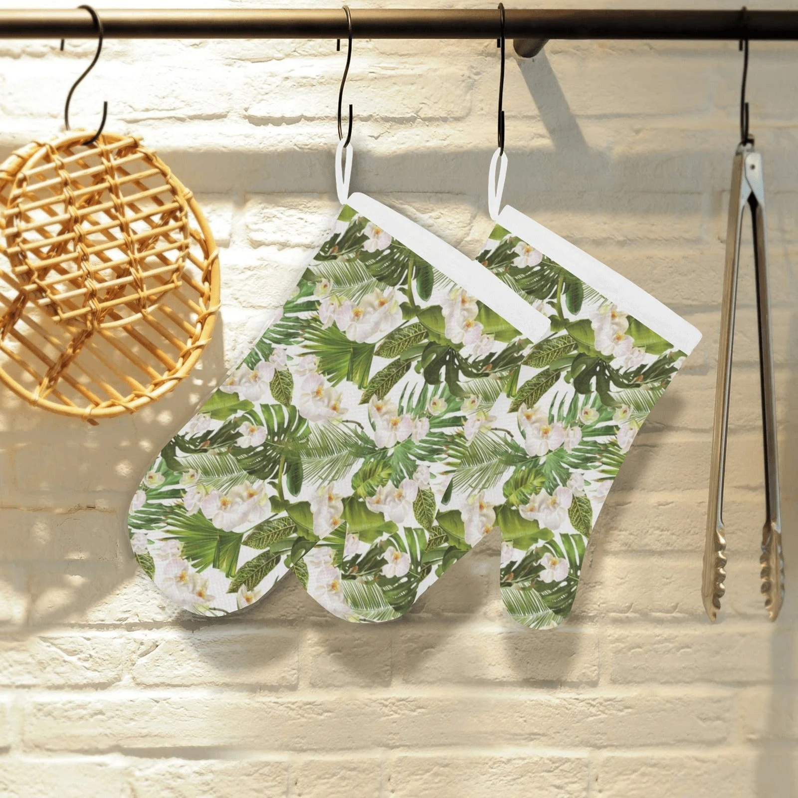 White Orchid Flower Tropical Leaves Pattern Heat Resistant Oven Mitts Pot Holders Set White Orchid Flower Tropical Leaves Pattern Heat Resistant Oven Mitts Pot Holders Set