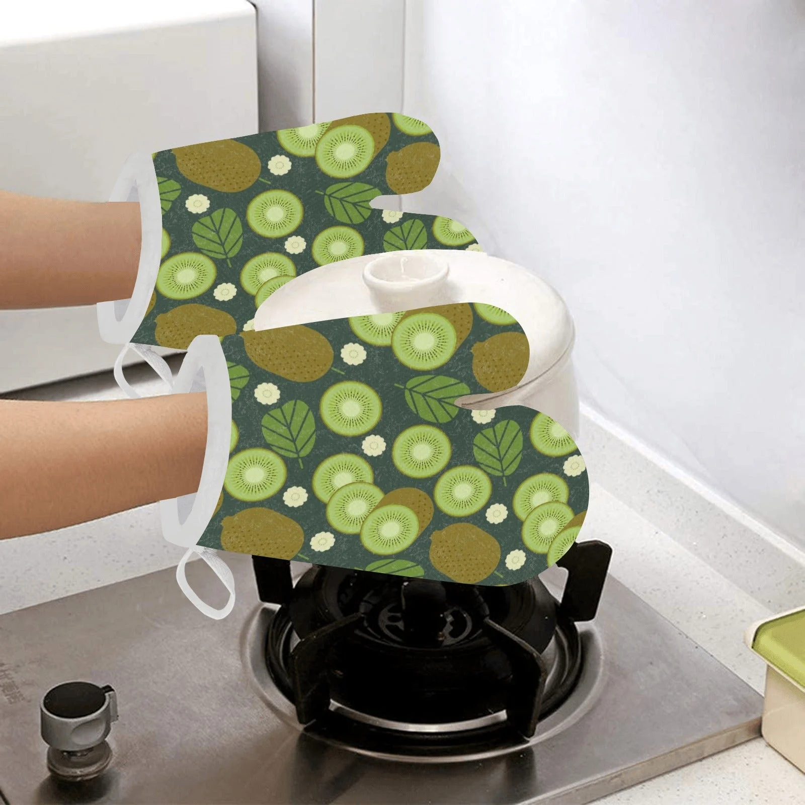Whole Sliced Kiwi Leave and Flower Heat Resistant Oven Mitts Pot Holders Set Whole Sliced Kiwi Leave and Flower Heat Resistant Oven Mitts Pot Holders Set
