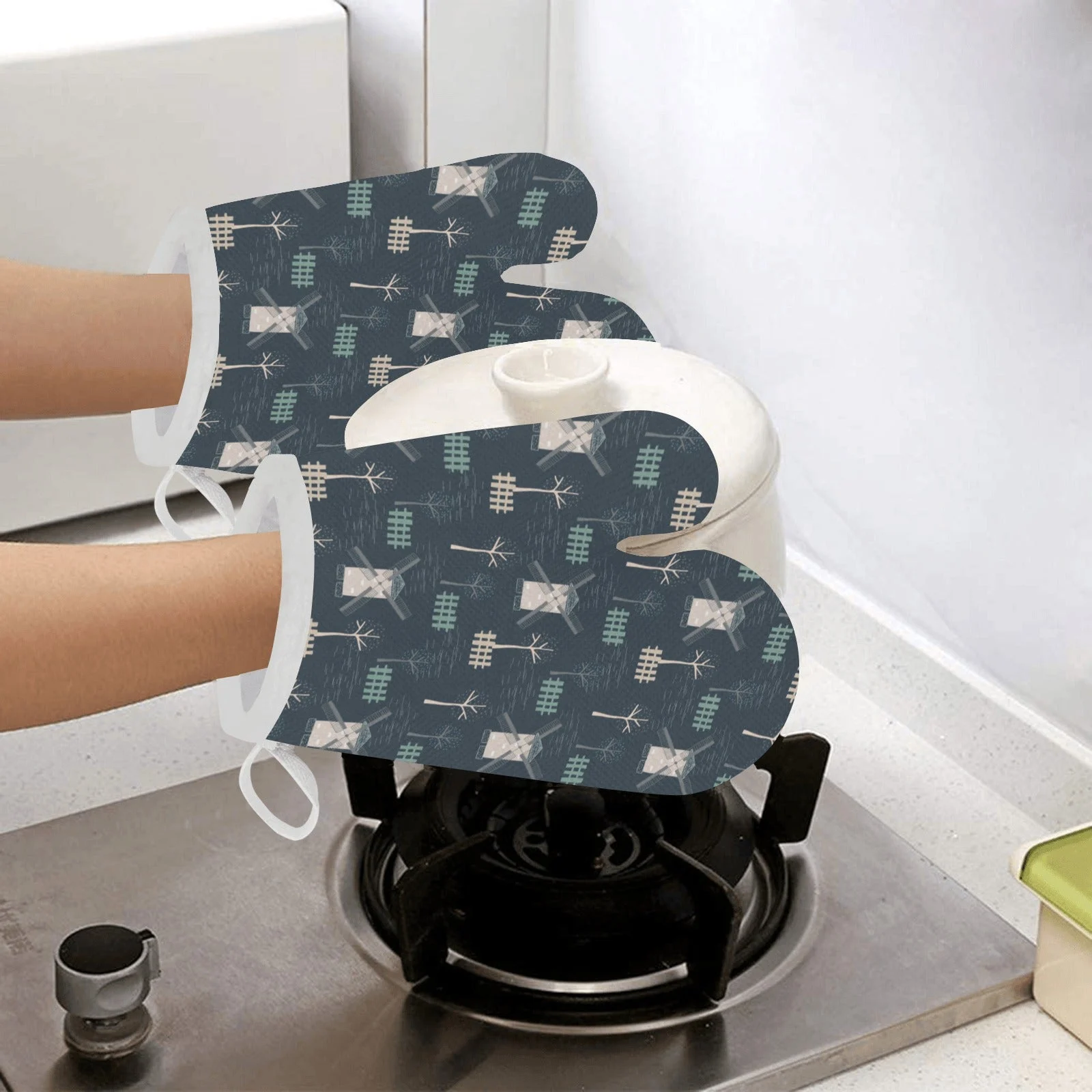 Windmill Tree Pattern Heat Resistant Oven Mitts Pot Holders Set Windmill Tree Pattern Heat Resistant Oven Mitts Pot Holders Set