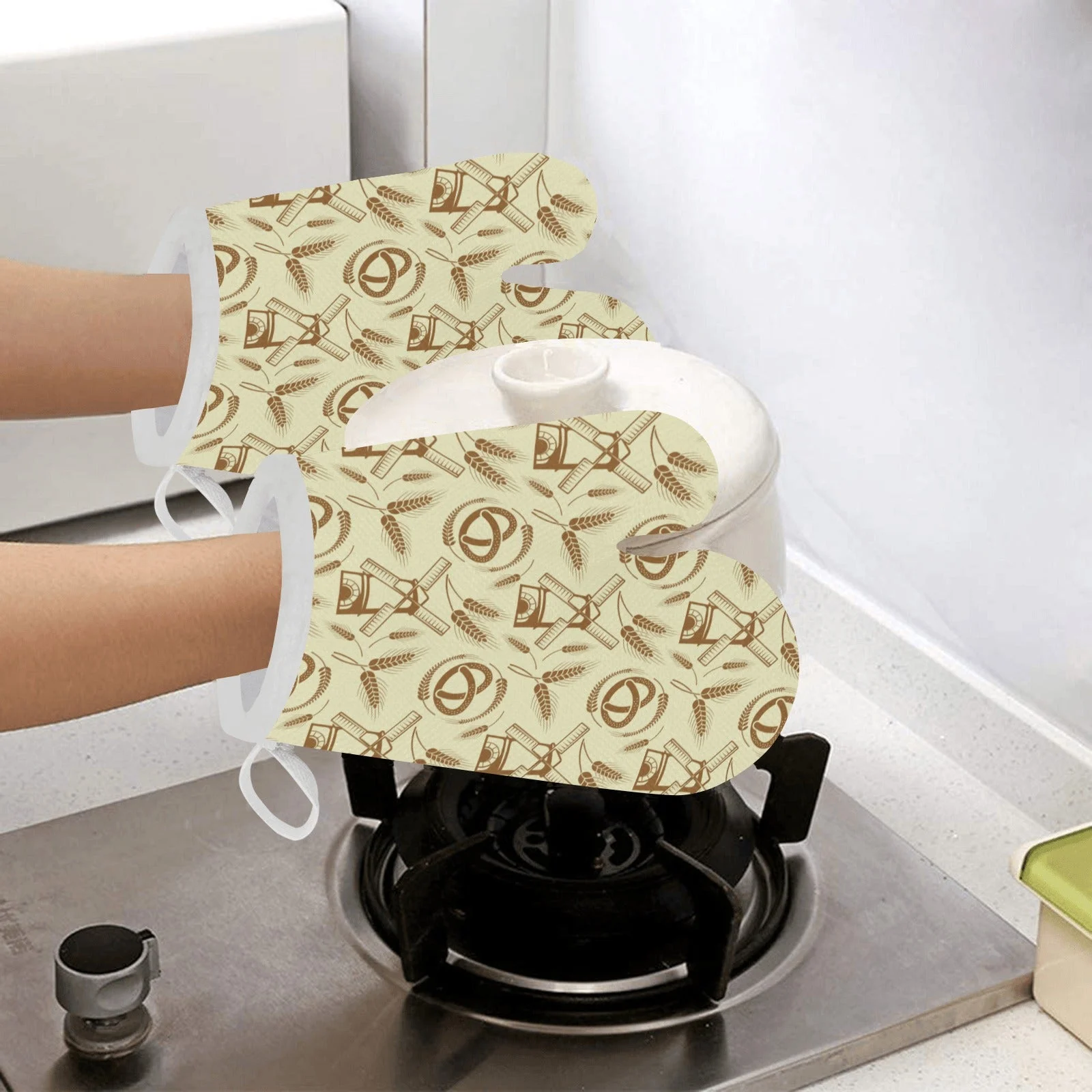 Windmill Wheat Pattern Heat Resistant Oven Mitts Pot Holders Set Windmill Wheat Pattern Heat Resistant Oven Mitts Pot Holders Set
