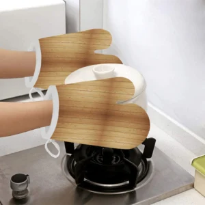 Wood Printed Pattern Print Design 05 Heat Resistant Oven Mitts & Pot Holders Set