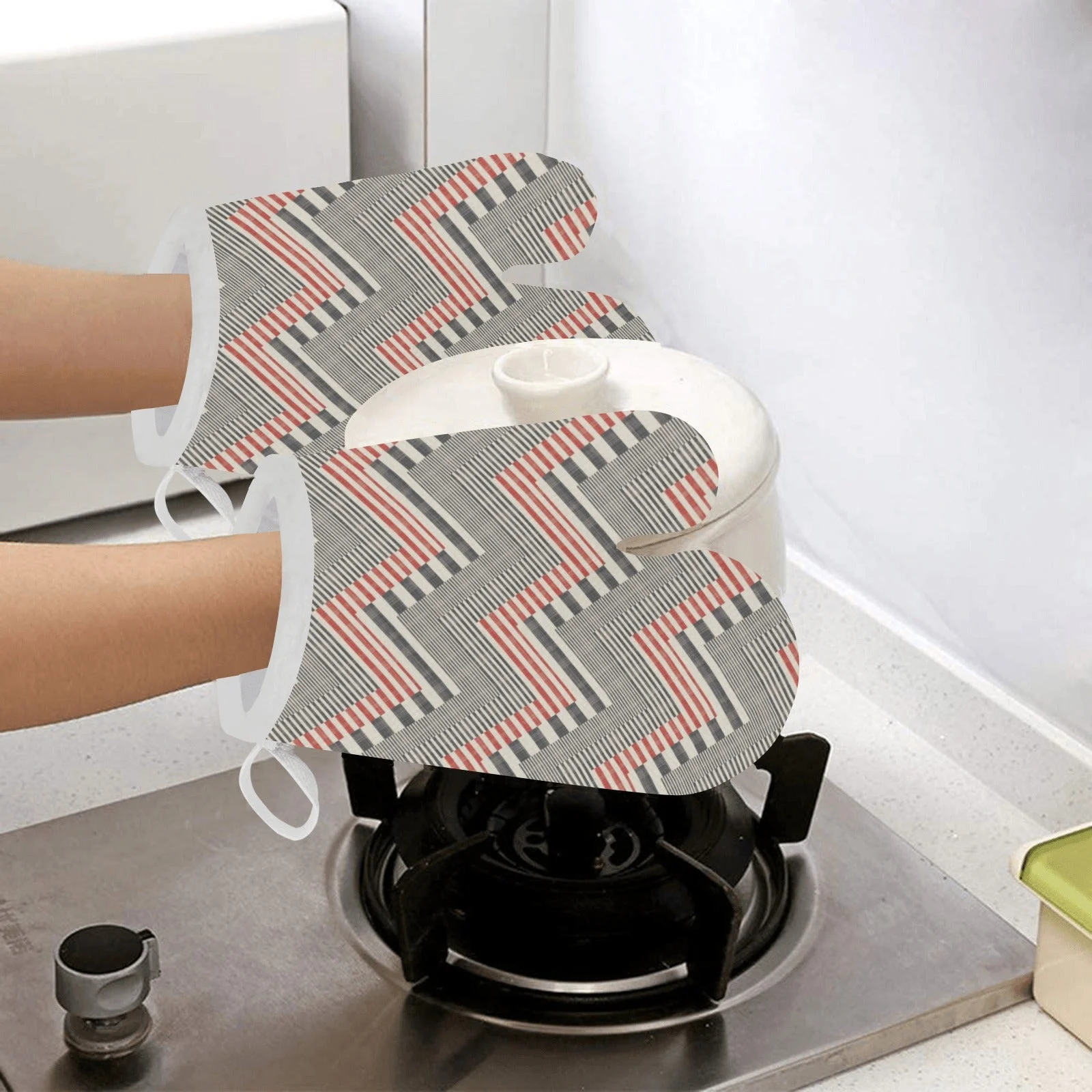 Zigzag Chevron Striped Pattern Heat Resistant Oven Mitts Pot Holders Set Zigzag Chevron Striped Pattern Heat Resistant Oven Mitts Pot Holders Set